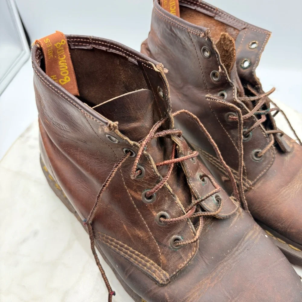 Vintage Dr Martens Brown Leather Lace Up Boots Mens 8 Eyelet Grunge Y2K 90s Punk